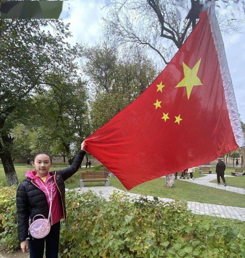 小萌妹的甜美装扮